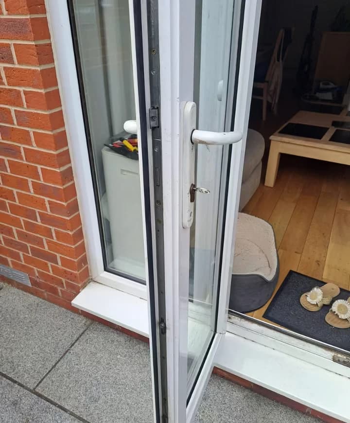 Worn multi-point lock stopping a uPVC door from locking